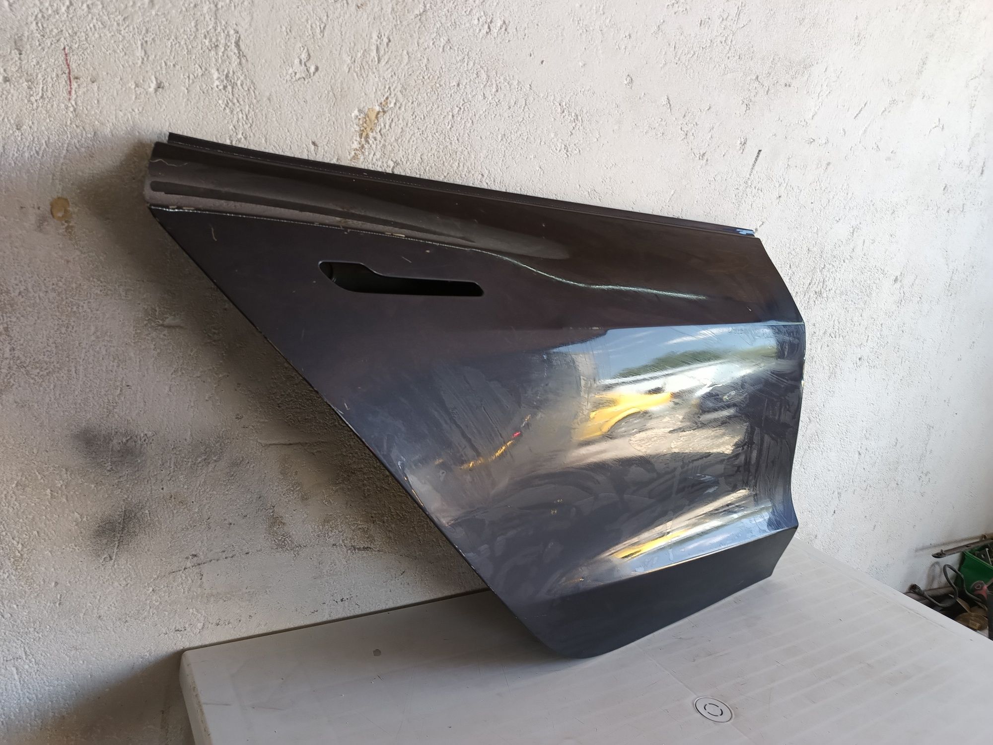 Ușa dreapta spate tesla model 3