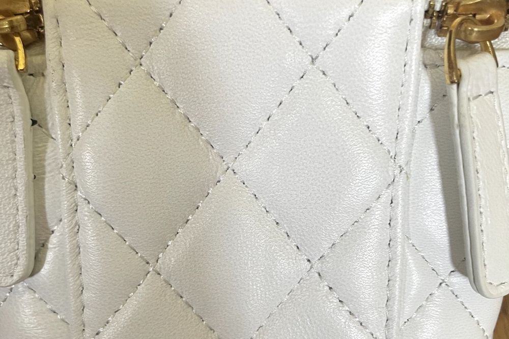 Chanel bag Шанел бяла чанта малка чисто нова