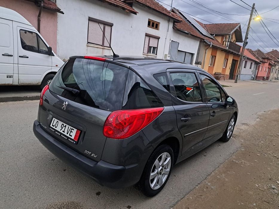 Vând/schimb Peugeot 207 SW an 2010 motor 1.4 benzină MPI PRET 3.590 €