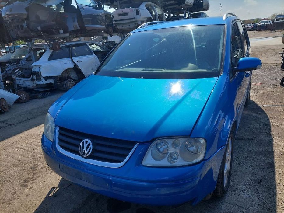 Dezmembram Volkswagen Touran, 2.0 TDI, 140 cp, cod AZV, cutie manuala