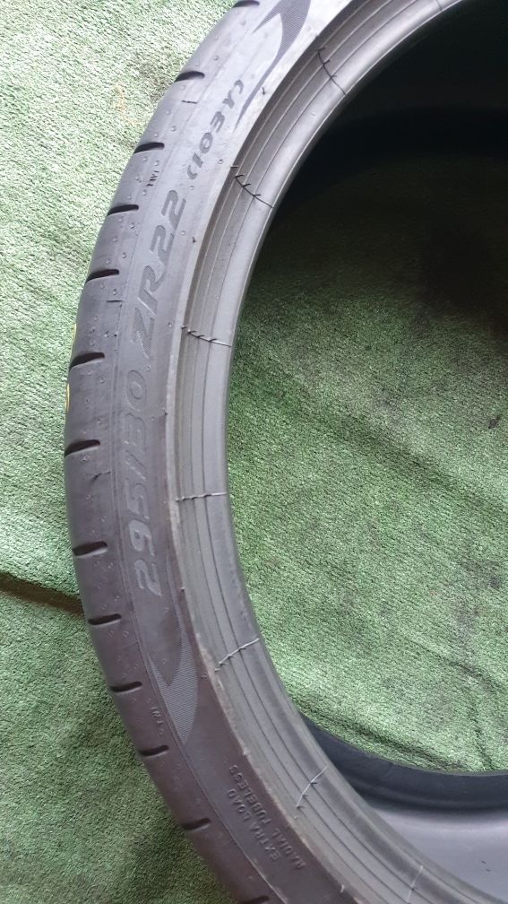 295 30 22 vara pirelli