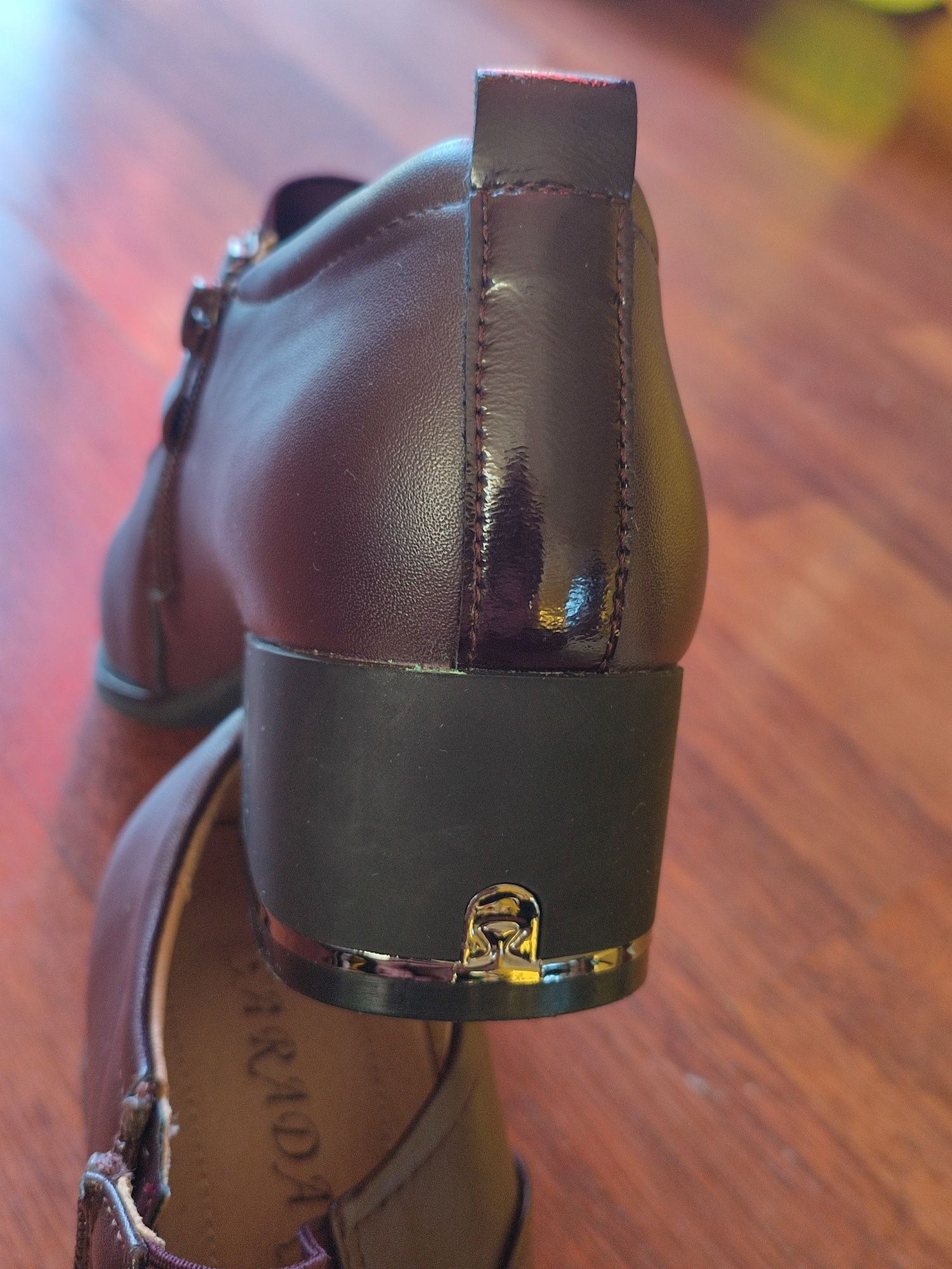 Pantofi de dama din piele