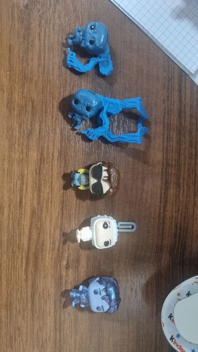 Продаю и обмениваю фигурки киндер Очень странные дела