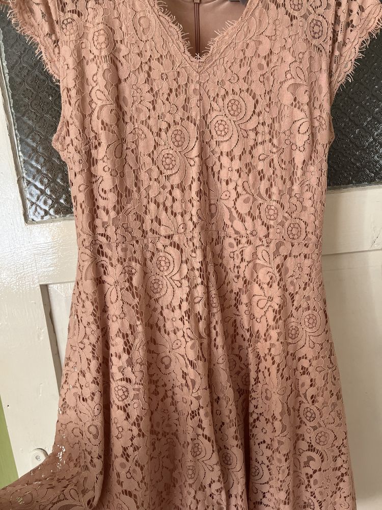 Дантелена рокля h&m