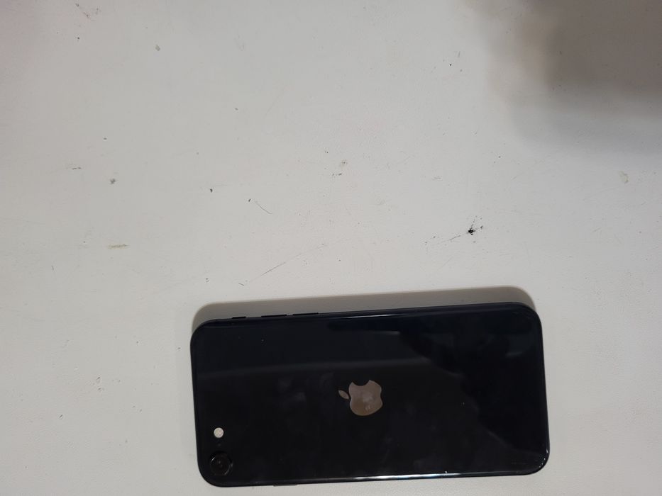 iPhone SE 2022 — 128 ГБ | eSIM + SIM | Всё работает идеально