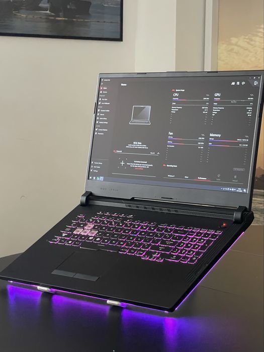 Laptop Gaming ASUS ROG – 17” – i7 / 24GB RAM / SSD + HDD / GTX 1660Ti