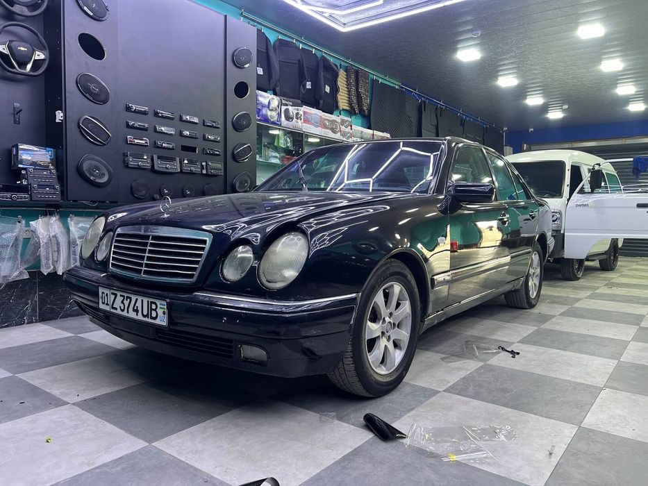 Мерседес 210 сотилади