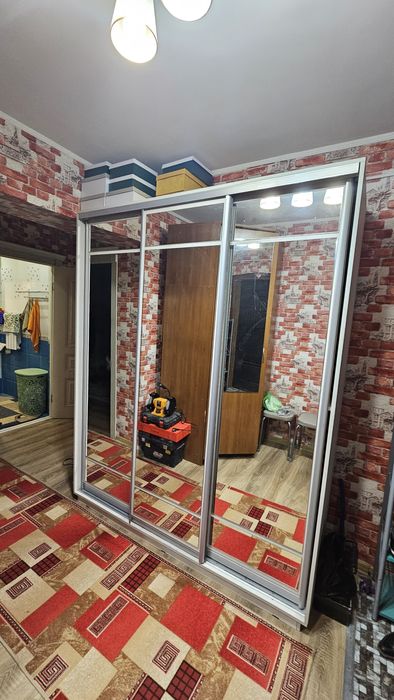 Продается шкаф прихожая