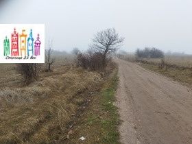 Продавам парцел във Вакарел
