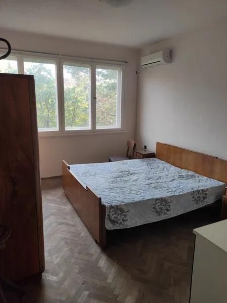 Дава се под наем Двустаен апартамент в Пловдив, Център - 78 кв.м за 325 € - Снимка #2