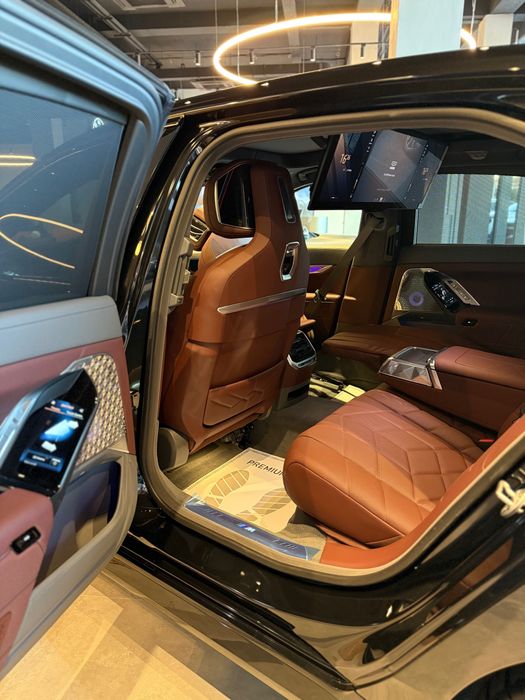 Продам новую BMW i7 xDrive60 M70 с официальной гарантией