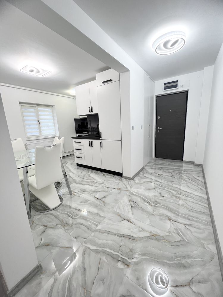 Vand Apartament 2 camere lux complet renovat si utilat ,Proprietar