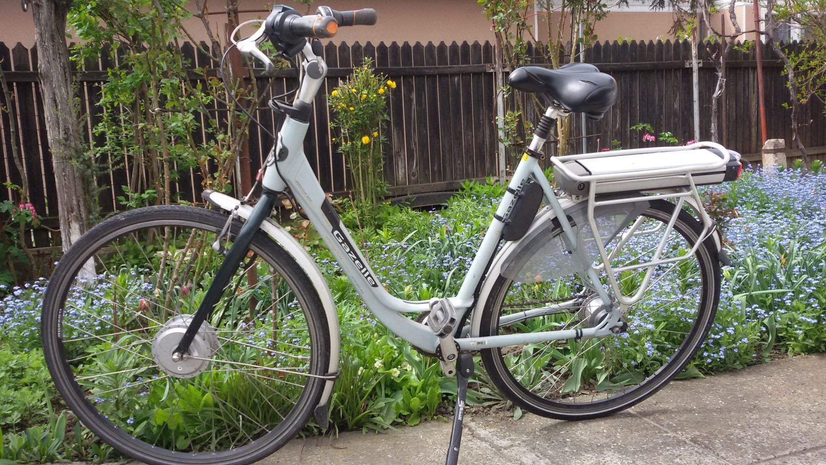 Bicicleta electrică Gazele