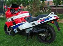 Honda cbr 1000f sc24