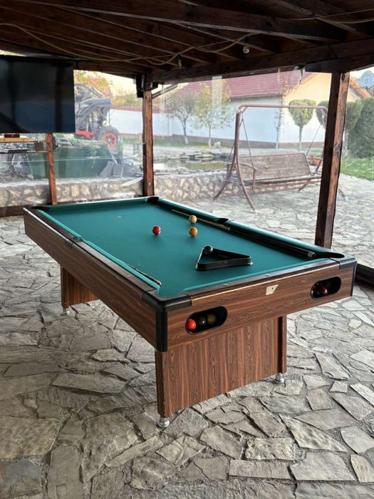 Билярдна маса pool