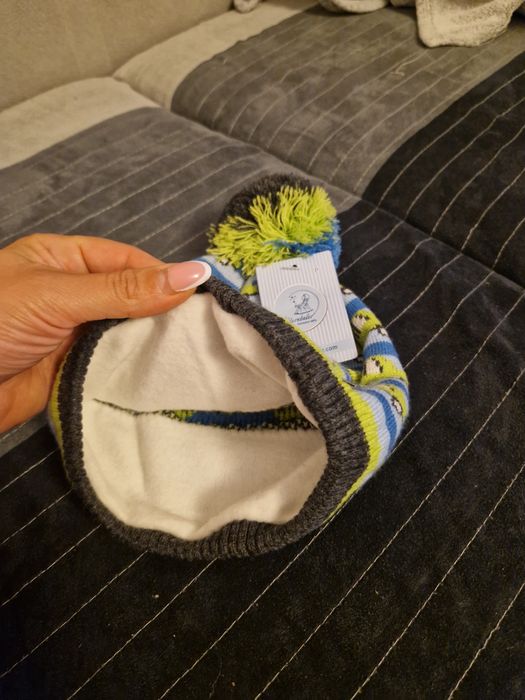 Vând caciula Stentaler, noua cu eticheta, 9-12 luni