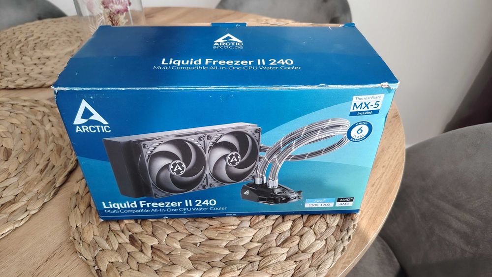Arctic Liquid Freezer II 240 Black