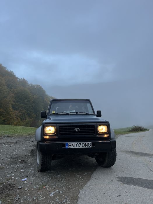 Vand Daihatsu rocky motor 2.8 pt mai multe detali in privat