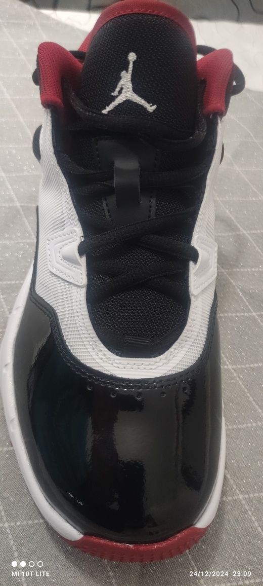 JORDAN Обувки Max Aura 6 (GS)