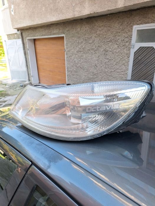 Оригинален фар (ляв) за Шкода Октавиа