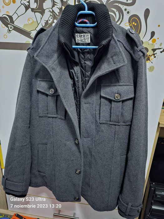 Palton Esprit de bărbați, are in compoziție 67% lână