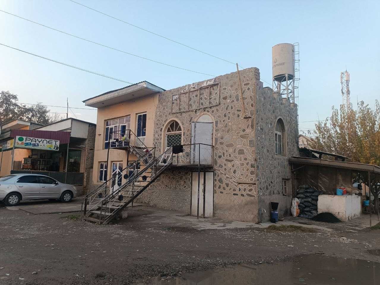 Surxondaryo viloyati Uzun tumanida savdo do`kon binosi sotiladi