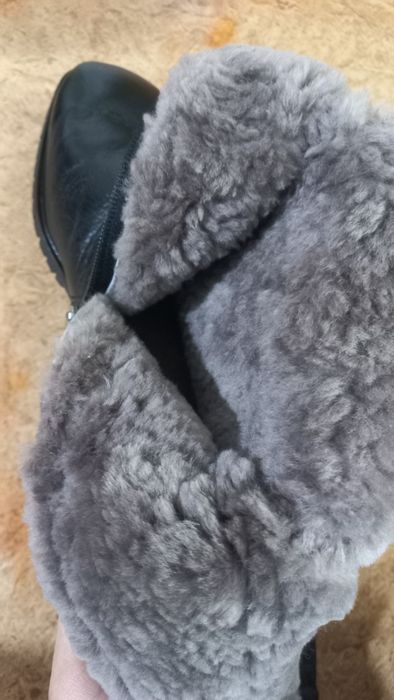 Продается зимние сапоги