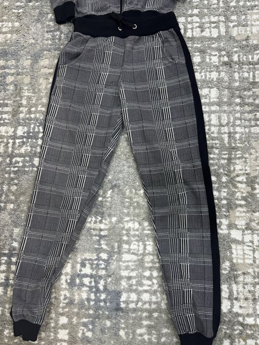 Женский спортивный костюм