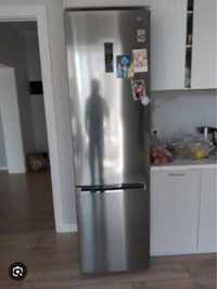 Холодильник LG стальной