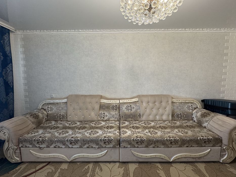 Продам диван и стулья для гостинной