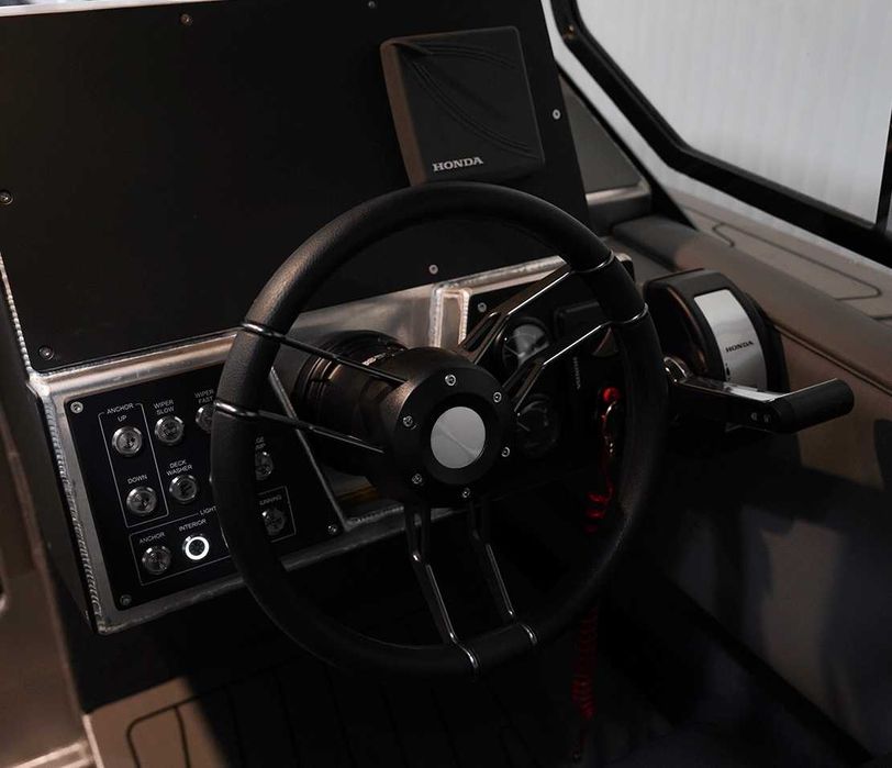 Barca aluminiu cabinata LANDX X6 cu motor Honda 150hp si peridoc