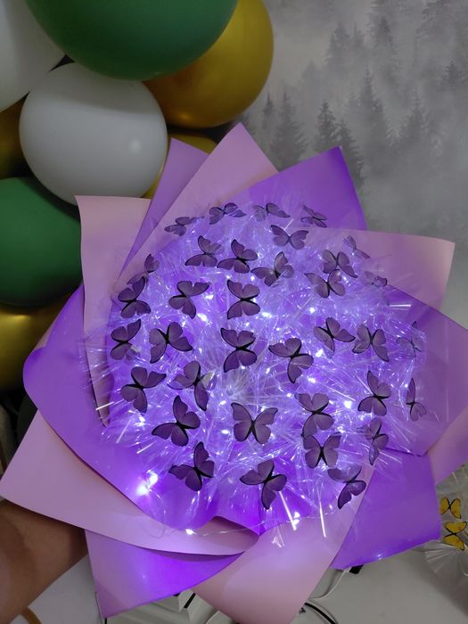 Сверкающийся букет бабочками, фиолетовый 40см