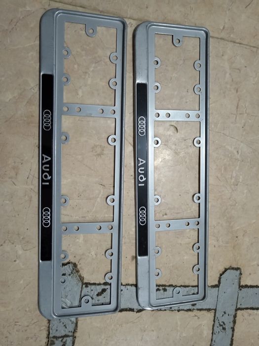 Рамки под номер Audi