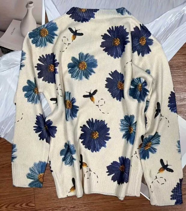 Дамски прекрасен  пуловер