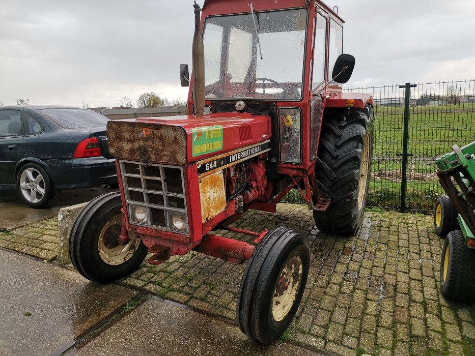 Dezmembrez Tractor Case international 633