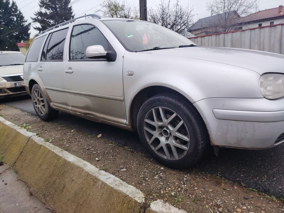 Vând wolsvagen golf