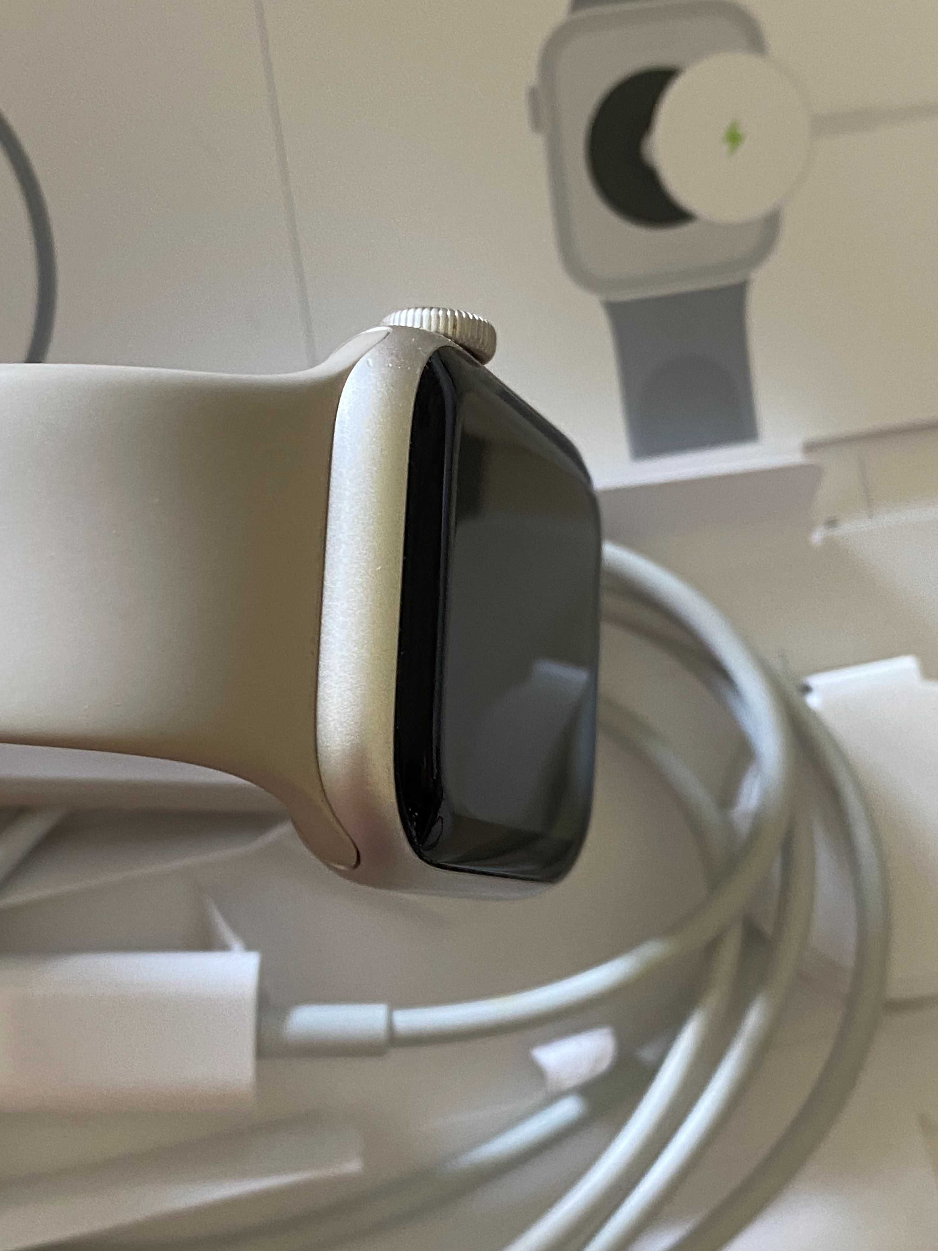 Apple Watch SE 40mm Gen 2 Starlight GPS