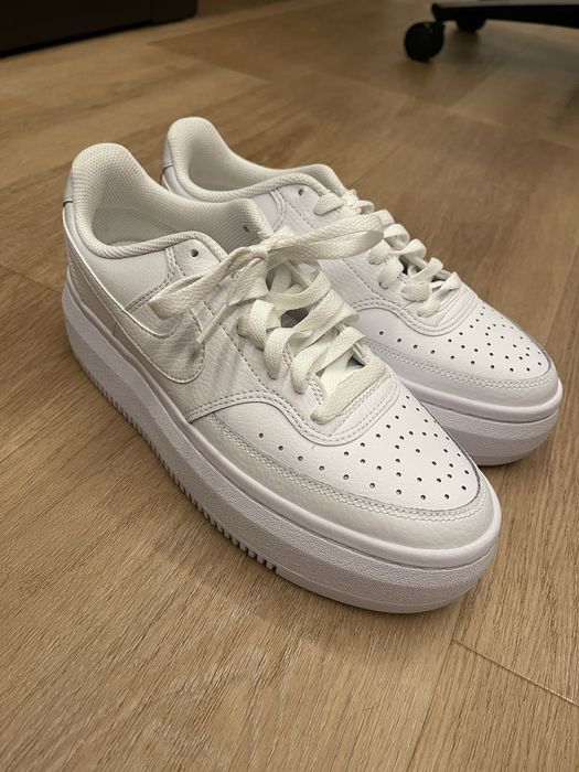 Adidasi Nike Court Vision Alta