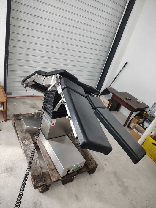 Операционна маса Maquet