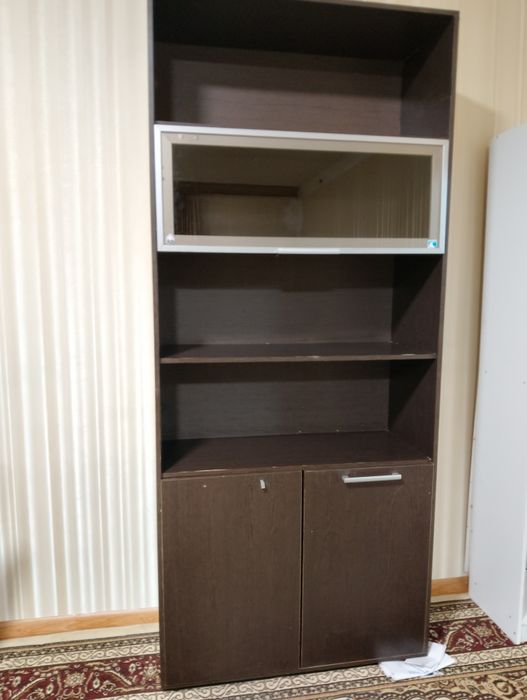 Шкаф, примерно 2,3 метра