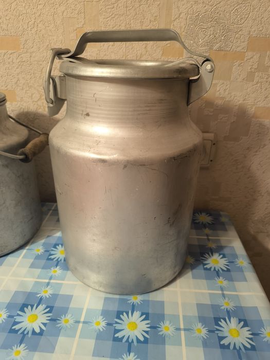 Продам кастрюли,тазы, ведра эмалированные, бидон (10л) и флягу(10л.) а