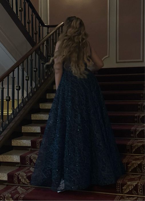 Бална рокля неописуемо красива