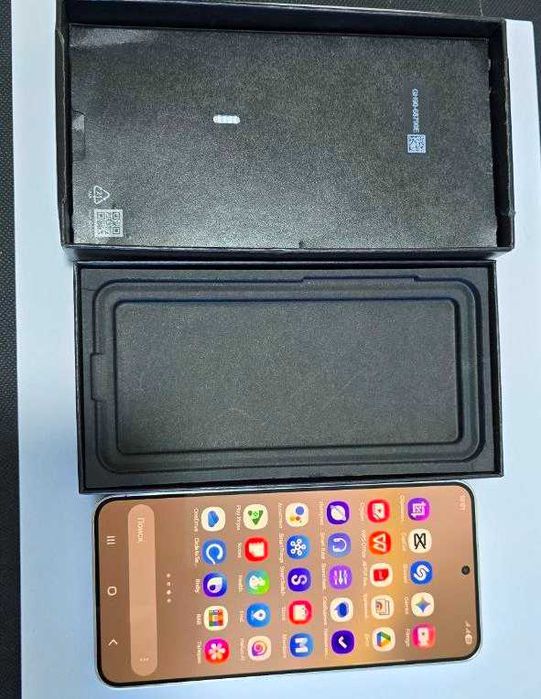 Samsung Galaxy S24 (8/256 GB)