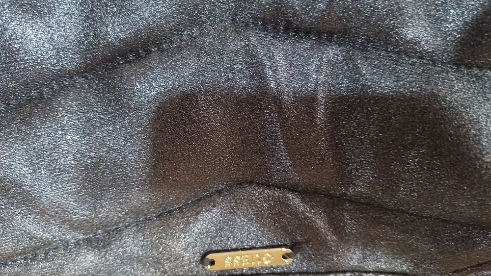 Прекрасно  яке Guess