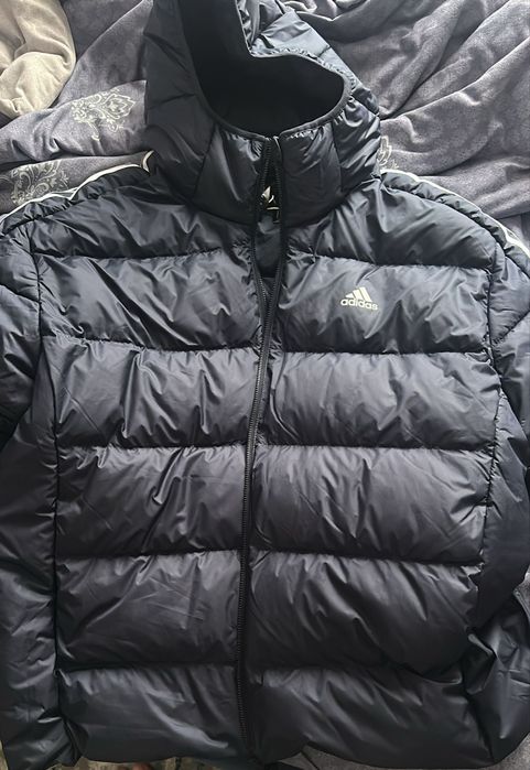 продам куртку Адидас