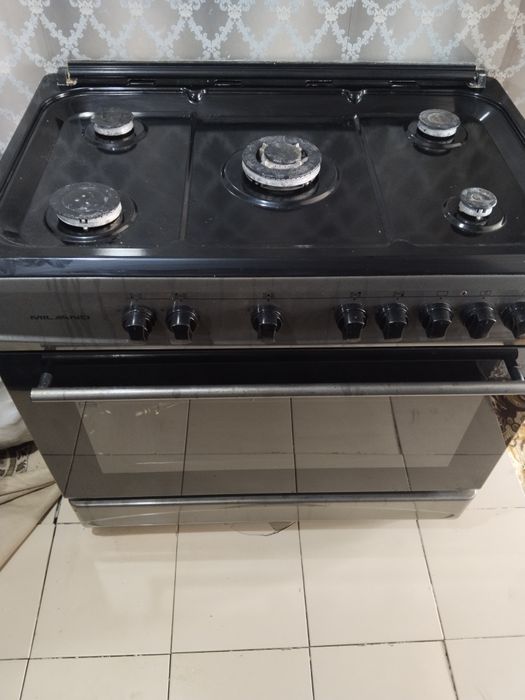 Продам газ плиту.