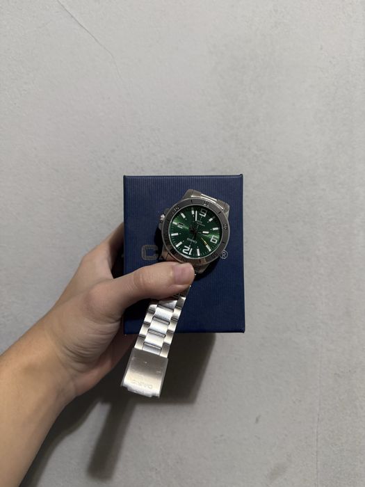 Кварцевые Casio часы.