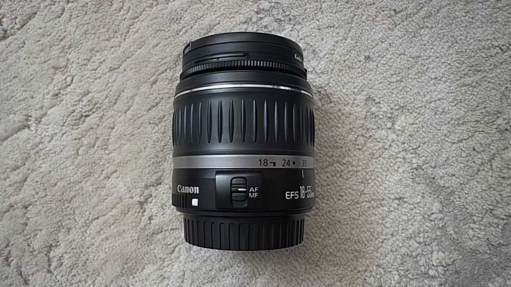 Canon EOS 77D + 3 obiective + accesorii – Pachet complet