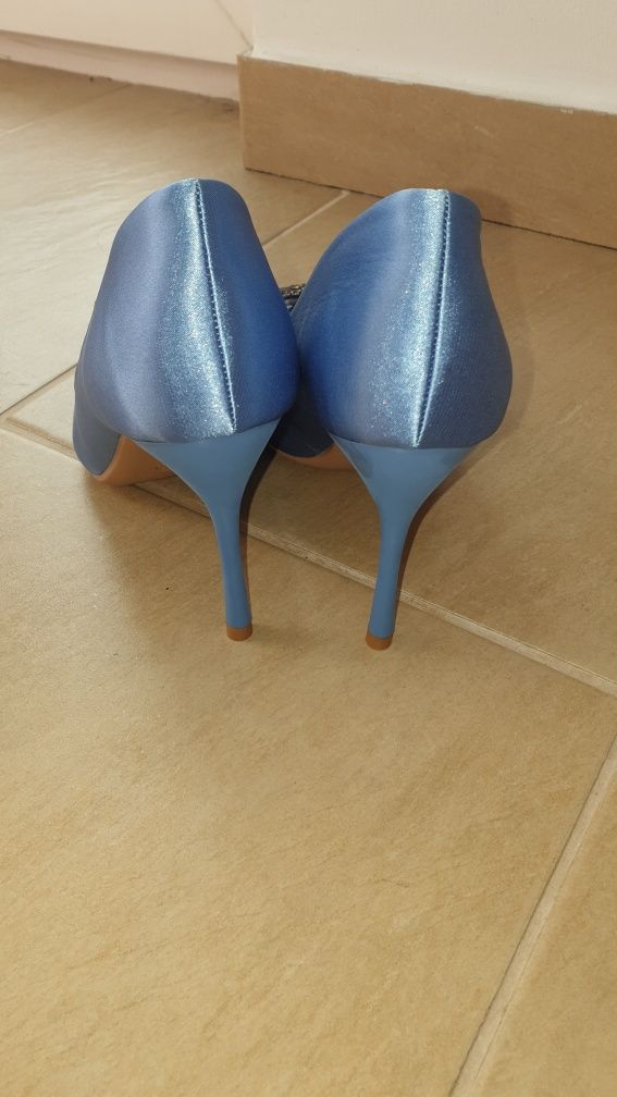 Pantofi stiletto albastru
