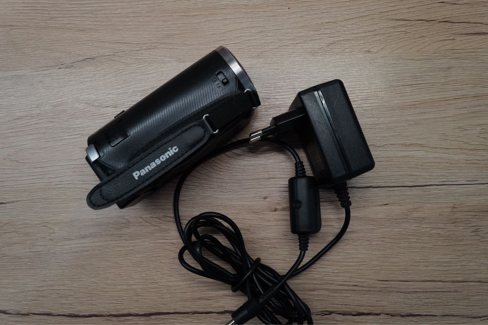 Camera video Retro Panasonic HC-V180 touchscreen Handycam HD Sd memory